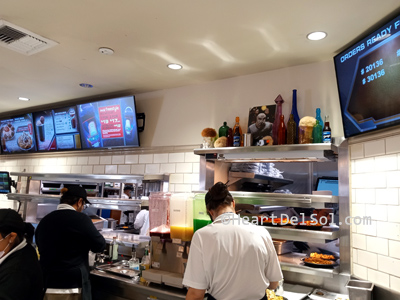 Pic065b - Universal Studios Fan Fest Nights Star Trek Quark's Cafe